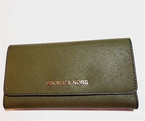 michael kors trifold wallet luggage|Michael Kors crossgrain leather wallet.